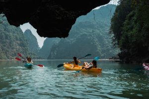 28 Kayaking Min